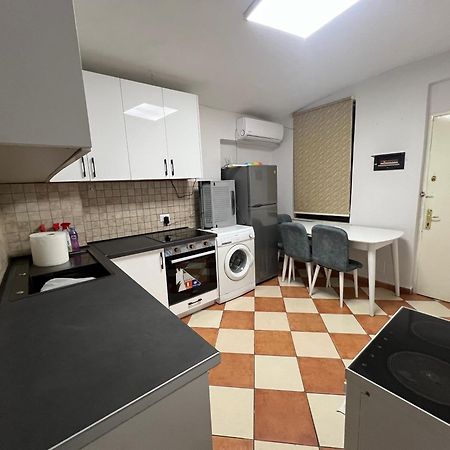 Sisterhood Hostel-Female Only 地拉那 外观 照片