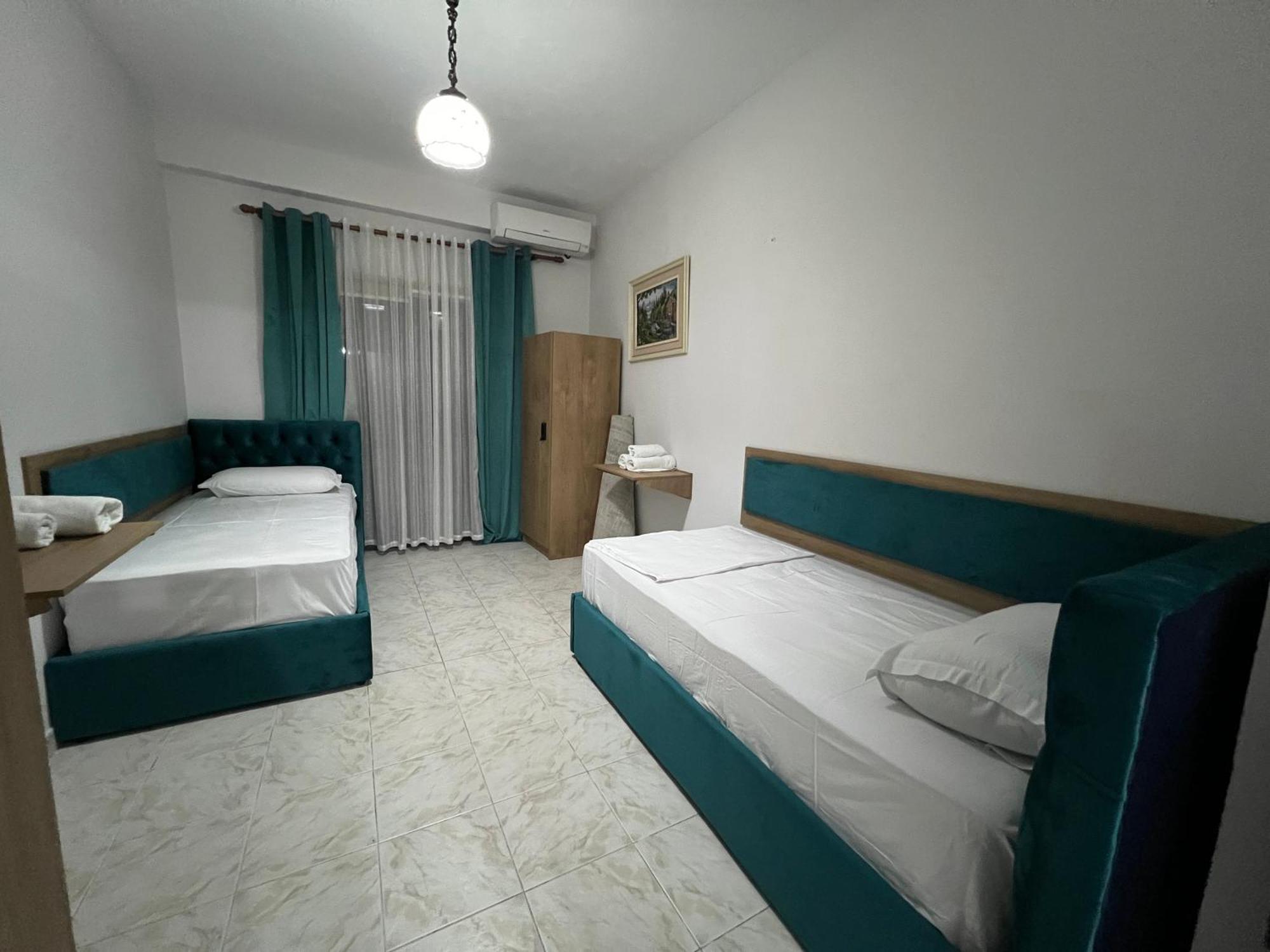 Sisterhood Hostel-Female Only 地拉那 外观 照片