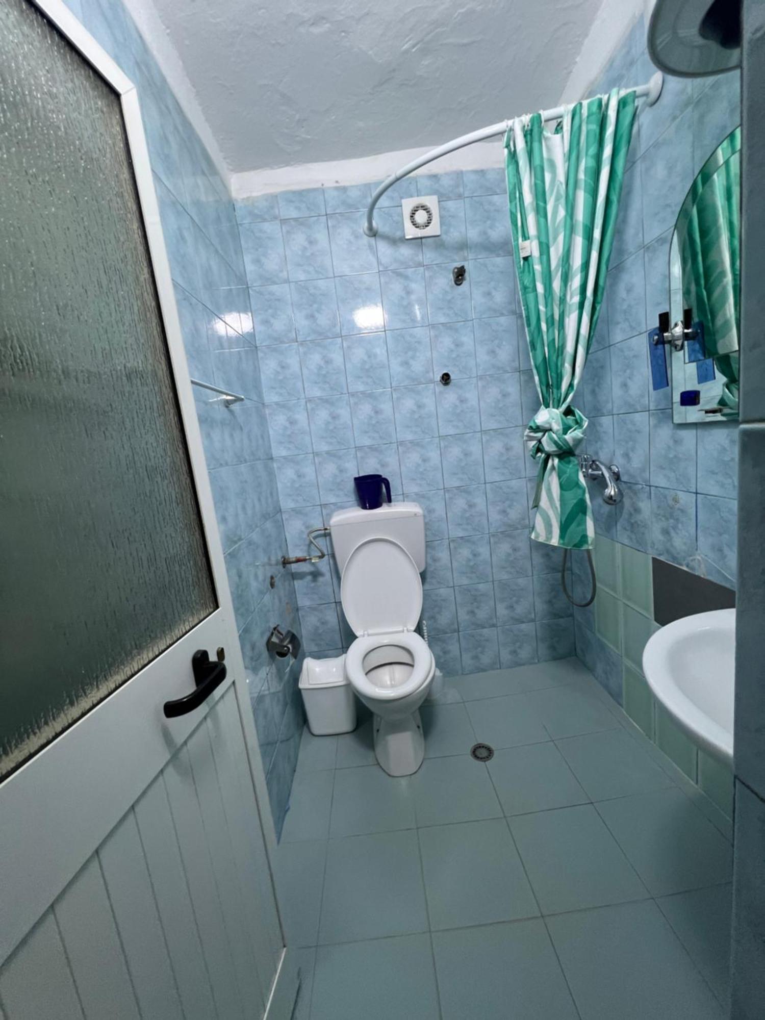 Sisterhood Hostel-Female Only 地拉那 外观 照片