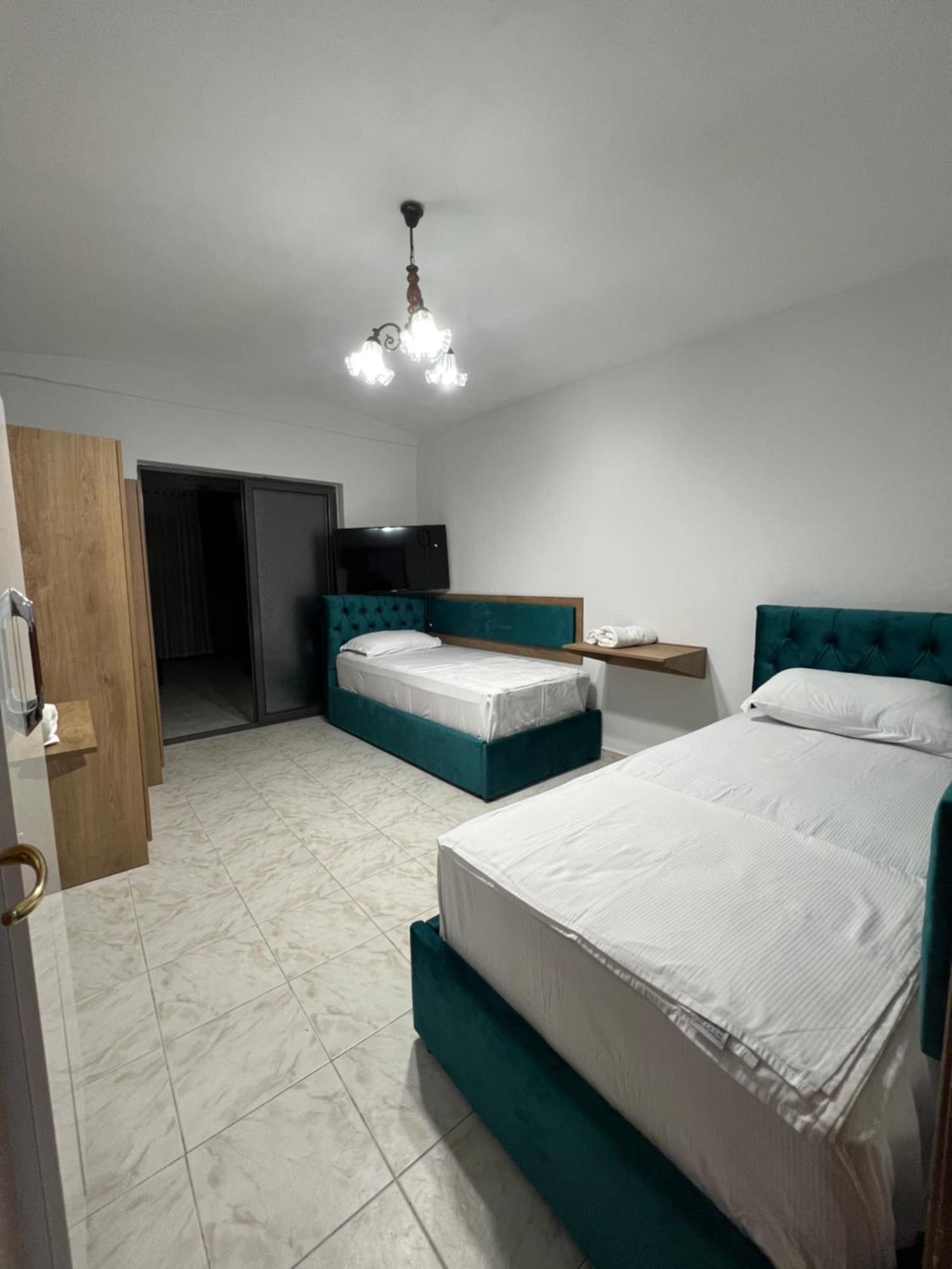 Sisterhood Hostel-Female Only 地拉那 外观 照片