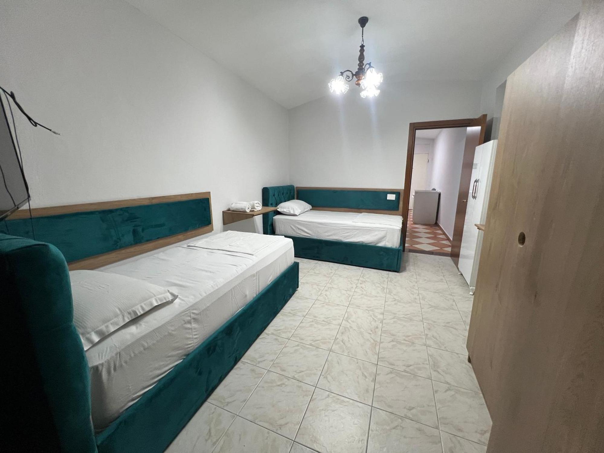 Sisterhood Hostel-Female Only 地拉那 外观 照片