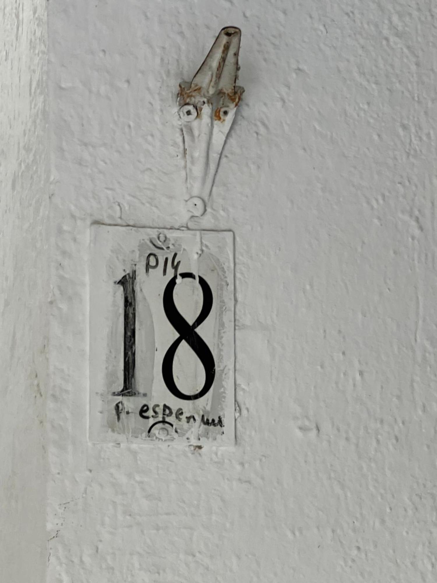 Sisterhood Hostel-Female Only 地拉那 外观 照片